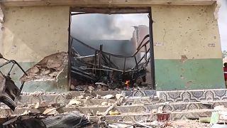 Suicide bomber kills dozens, injures scores in central Somalia